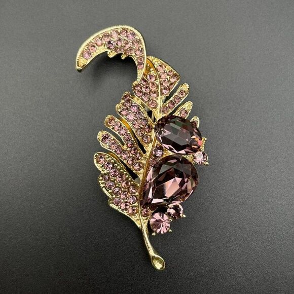 Yellow Gold with Pinkish Purple Amethyst Crystal Single Feather Pin Back Brooch - Picture 2 of 9